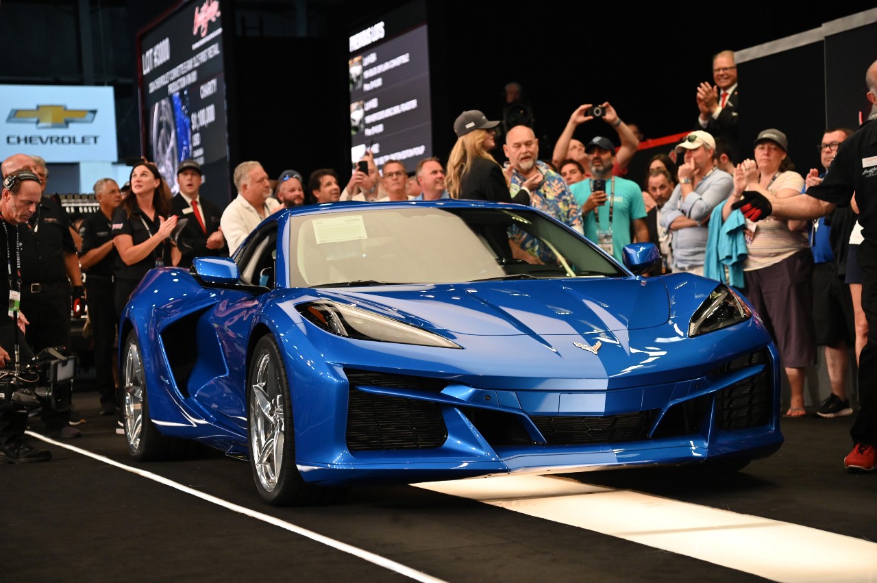 First Retail Production 2024 Corvette E-Ray Raises $1.1 Million for ...